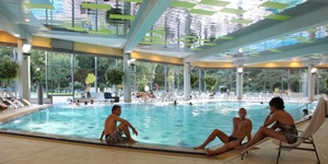 Suedpfalztherme Innenbecken.jpg